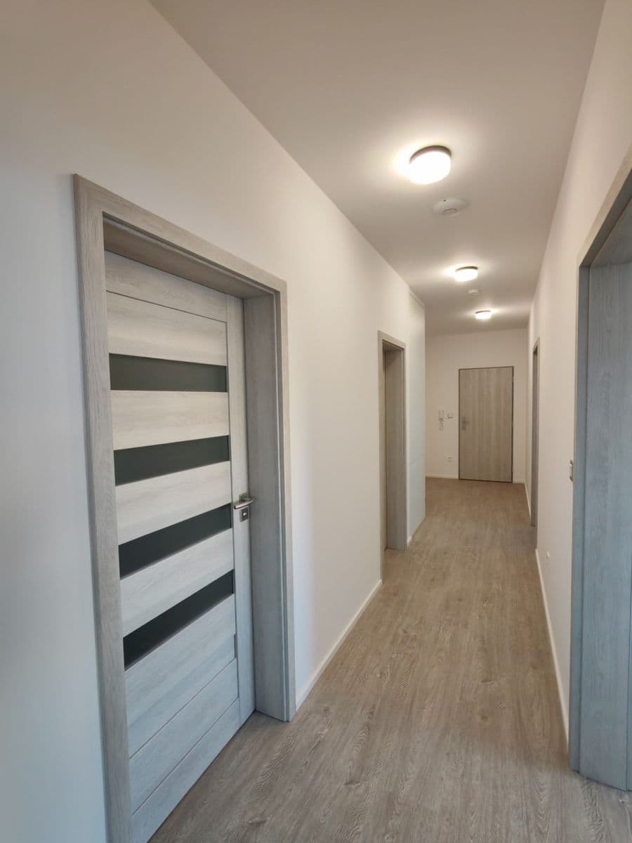 Prenájom bytu 3-izbový 63 m², T. G. Masaryka, Kostelec nad Labem, Středočeský kraj Prenájom bytu 3-izbový 63 m², T. G. Masaryka, Kostelec nad Labem, Středočeský kraj