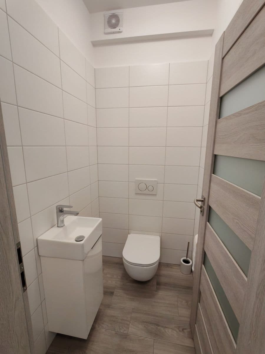 Prenájom bytu 3-izbový 63 m², T. G. Masaryka, Kostelec nad Labem, Středočeský kraj Prenájom bytu 3-izbový 63 m², T. G. Masaryka, Kostelec nad Labem, Středočeský kraj