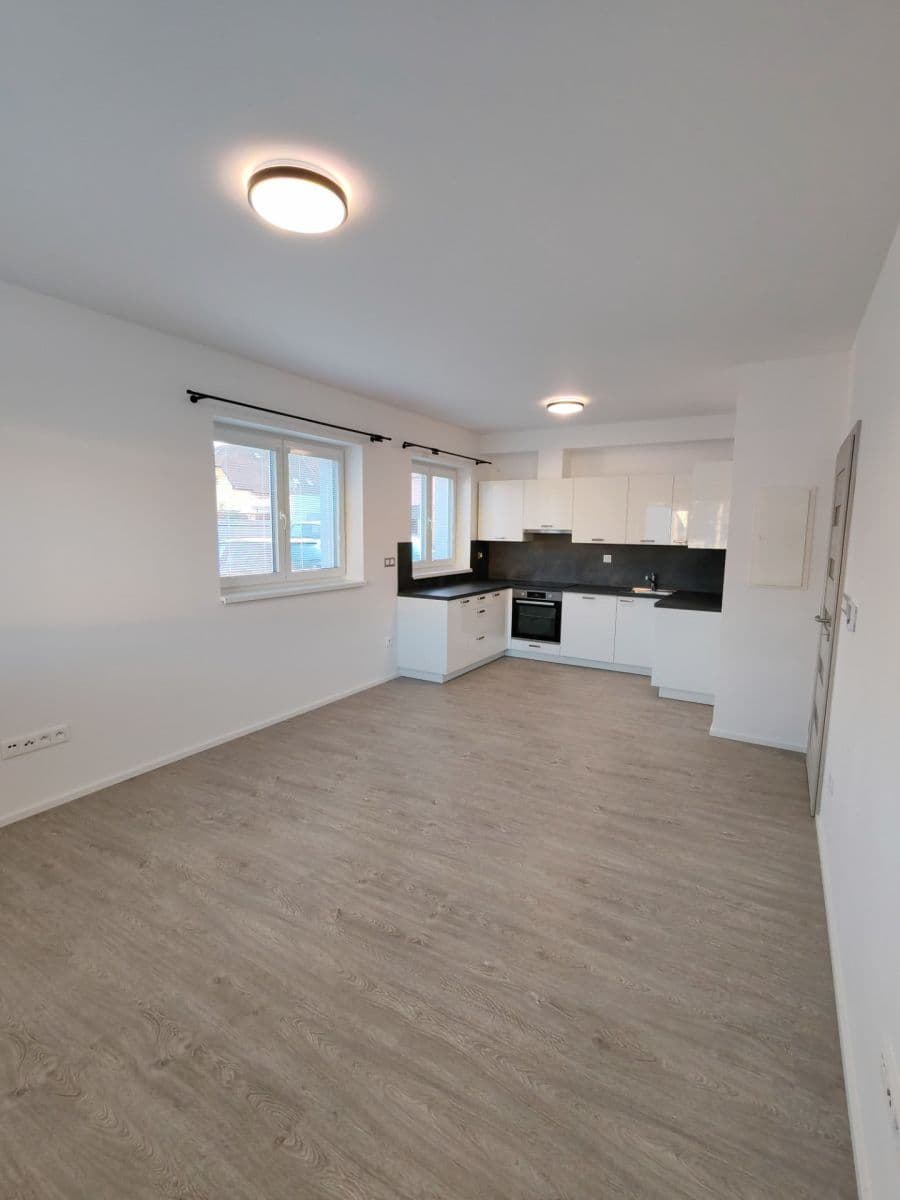 Prenájom bytu 3-izbový 63 m², T. G. Masaryka, Kostelec nad Labem, Středočeský kraj Prenájom bytu 3-izbový 63 m², T. G. Masaryka, Kostelec nad Labem, Středočeský kraj