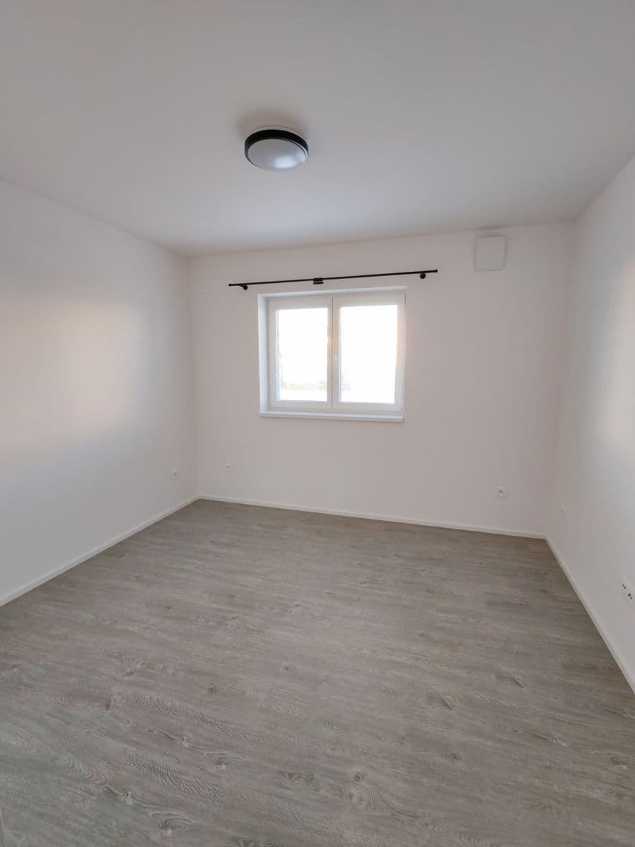 Prenájom bytu 3-izbový 63 m², T. G. Masaryka, Kostelec nad Labem, Středočeský kraj Prenájom bytu 3-izbový 63 m², T. G. Masaryka, Kostelec nad Labem, Středočeský kraj