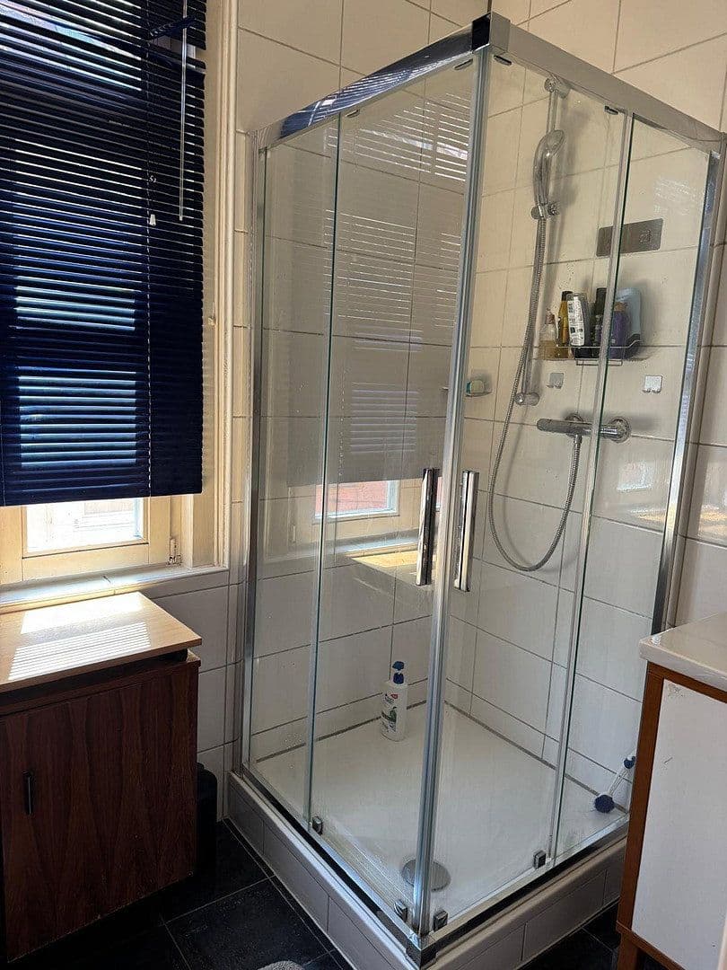 Prenájom bytu 4-izbový 120 m², Ehinger Straße 48, Rottenburg am Neckar, Bádensko-Wurttembersko Prenájom bytu 4-izbový 120 m², Ehinger Straße 48, Rottenburg am Neckar, Bádensko-Wurttembersko