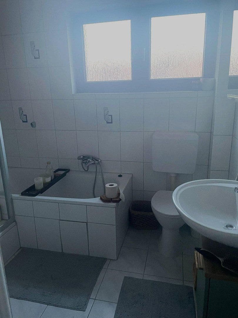 Prenájom bytu 3-izbový 105 m², Hartenauer Straße 45, Bickenbach, Hesensko Prenájom bytu 3-izbový 105 m², Hartenauer Straße 45, Bickenbach, Hesensko