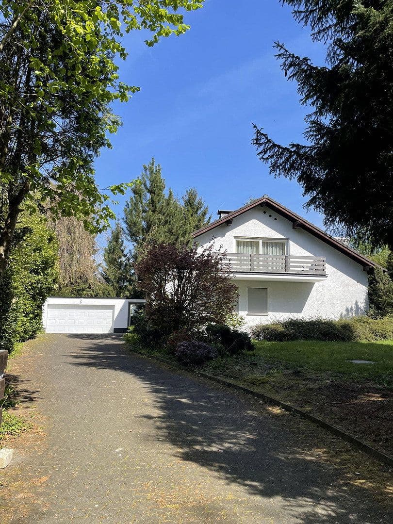 Predaj domu 230 m², pozemek 2.070 m², Bergisch Gladbach, Severné Porýnie - Westfálsko Predaj domu 230 m², pozemek 2.070 m², Bergisch Gladbach, Severné Porýnie - Westfálsko