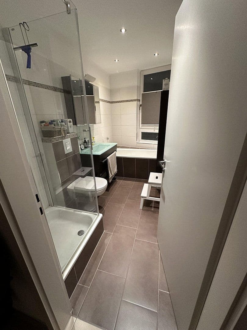 Prenájom bytu 3-izbový 99 m², Eichelhäherstraße 24, Berlin, Berlín Prenájom bytu 3-izbový 99 m², Eichelhäherstraße 24, Berlin, Berlín