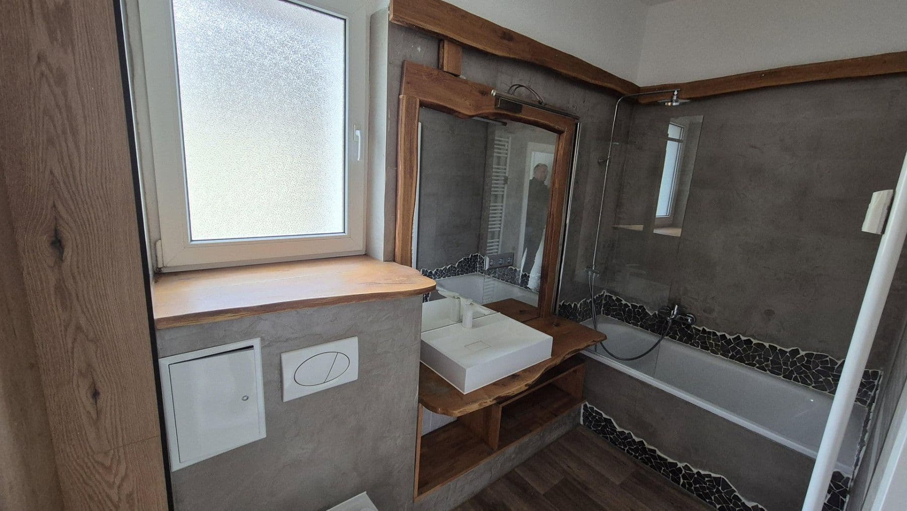 Prenájom bytu 4-izbový 85 m², Eichwalde, Brandenbursko Prenájom bytu 4-izbový 85 m², Eichwalde, Brandenbursko