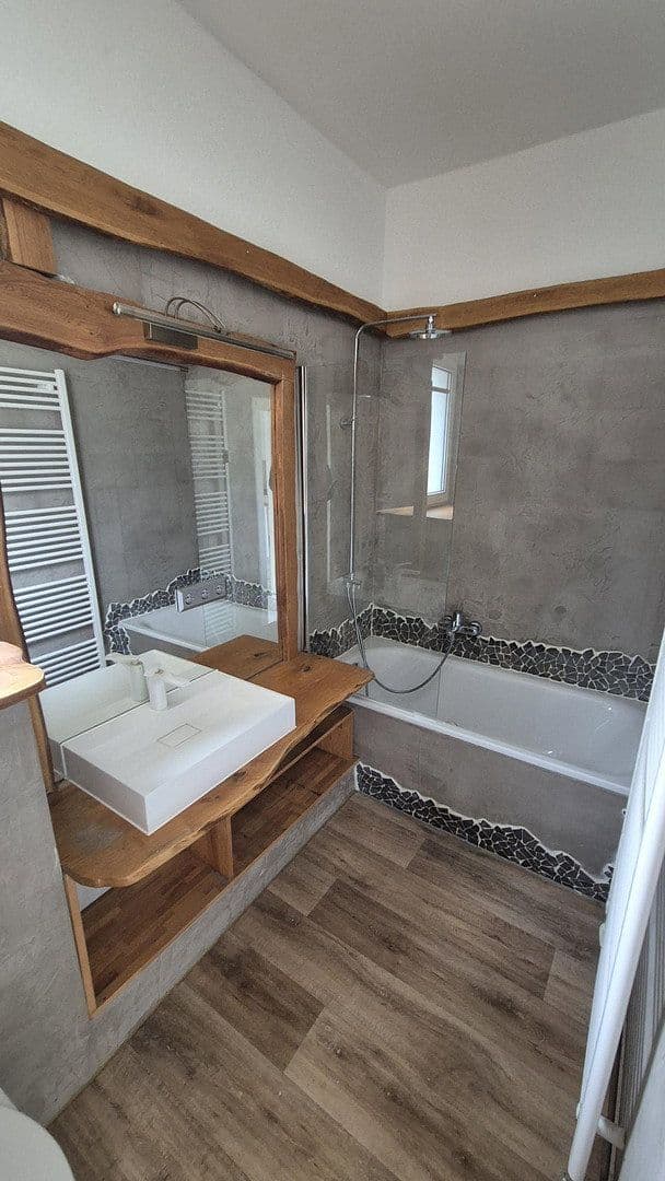 Prenájom bytu 4-izbový 85 m², Eichwalde, Brandenbursko Prenájom bytu 4-izbový 85 m², Eichwalde, Brandenbursko