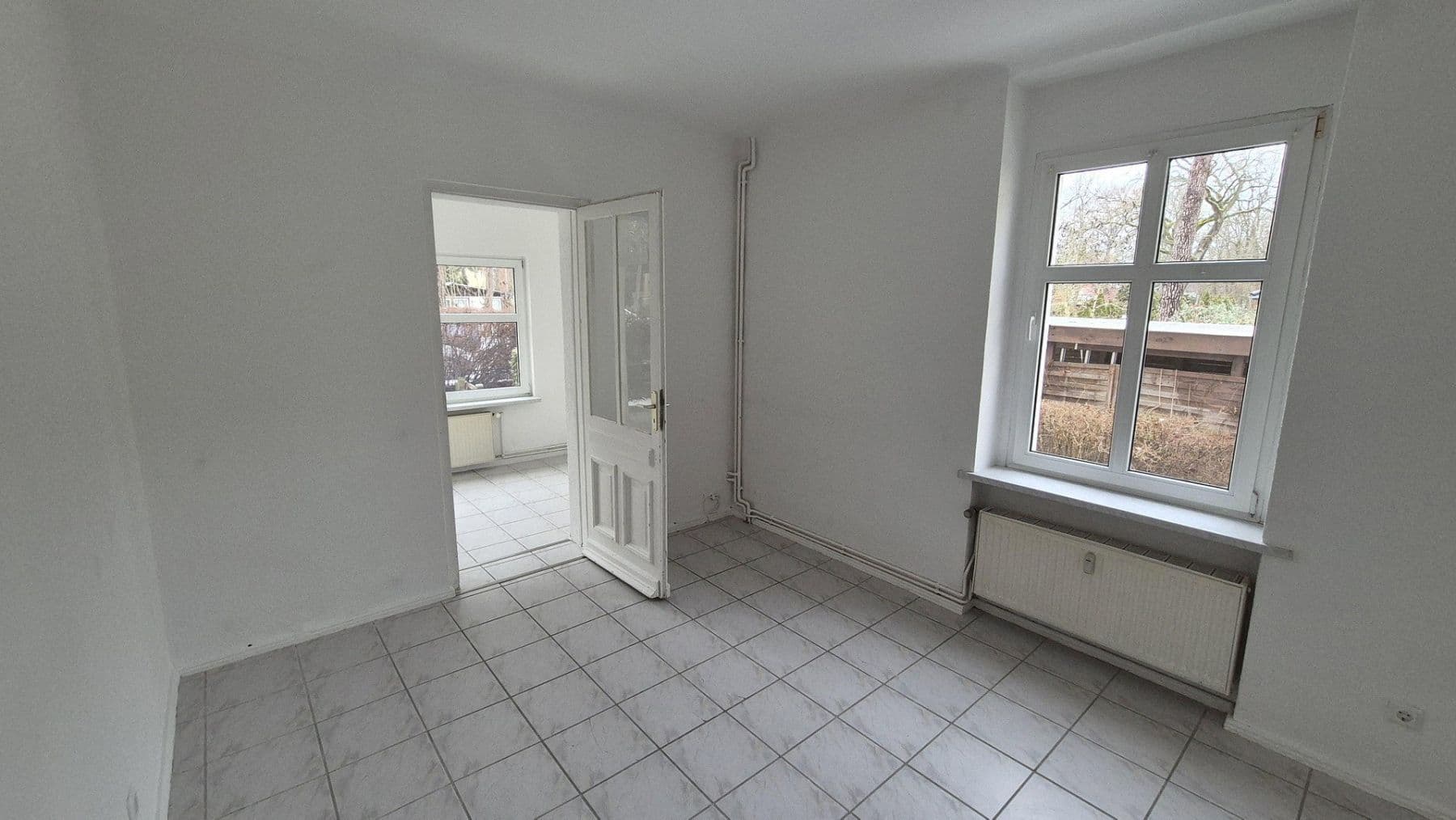Prenájom bytu 4-izbový 85 m², Eichwalde, Brandenbursko Prenájom bytu 4-izbový 85 m², Eichwalde, Brandenbursko