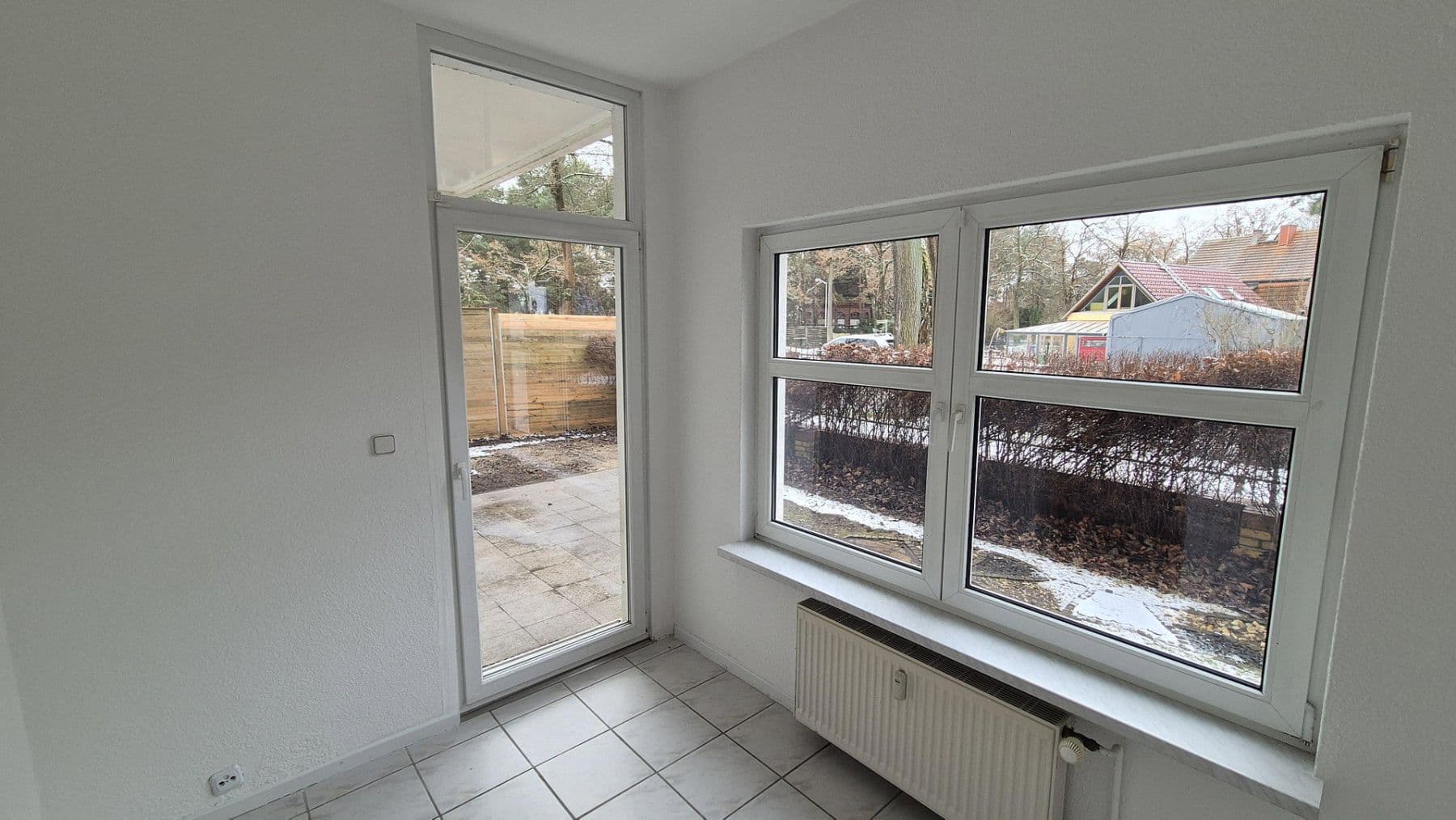 Prenájom bytu 4-izbový 85 m², Eichwalde, Brandenbursko Prenájom bytu 4-izbový 85 m², Eichwalde, Brandenbursko