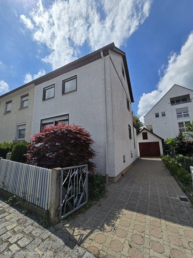 Predaj domu 110 m², pozemek 200 m², Ulm, Bádensko-Wurttembersko Predaj domu 110 m², pozemek 200 m², Ulm, Bádensko-Wurttembersko