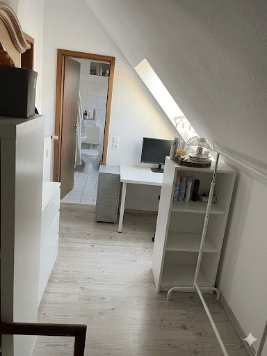 Prenájom bytu 4-izbový 97 m², Wuppertal, Severné Porýnie - Westfálsko Prenájom bytu 4-izbový 97 m², Wuppertal, Severné Porýnie - Westfálsko