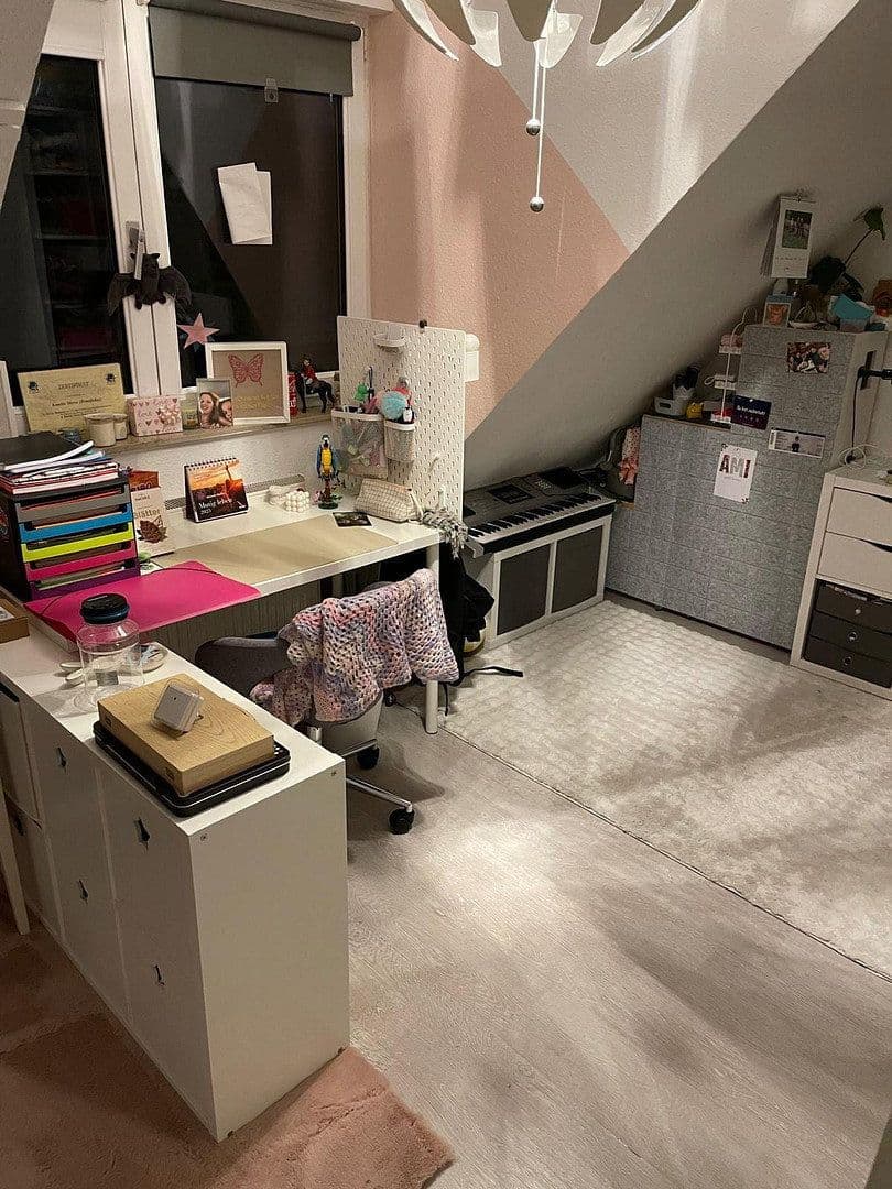 Prenájom bytu 4-izbový 97 m², Wuppertal, Severné Porýnie - Westfálsko Prenájom bytu 4-izbový 97 m², Wuppertal, Severné Porýnie - Westfálsko