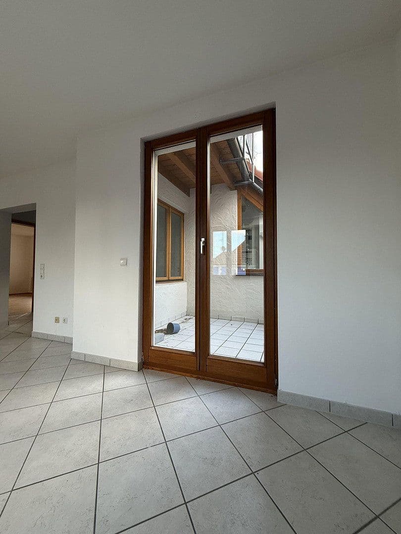 Prenájom bytu 3-izbový 72 m², Bundesstraße 22, Ehrenkirchen, Bádensko-Wurttembersko Prenájom bytu 3-izbový 72 m², Bundesstraße 22, Ehrenkirchen, Bádensko-Wurttembersko