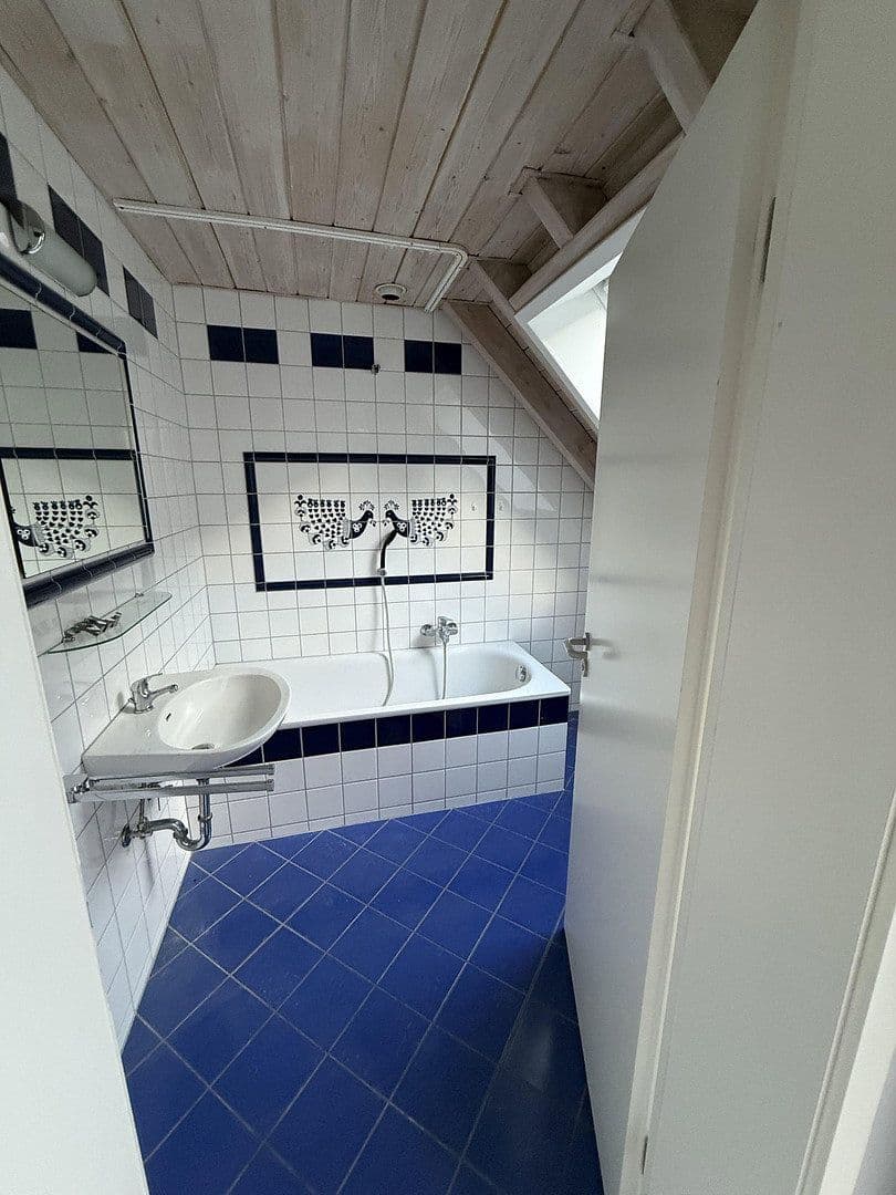 Prenájom bytu 3-izbový 72 m², Bundesstraße 22, Ehrenkirchen, Bádensko-Wurttembersko Prenájom bytu 3-izbový 72 m², Bundesstraße 22, Ehrenkirchen, Bádensko-Wurttembersko