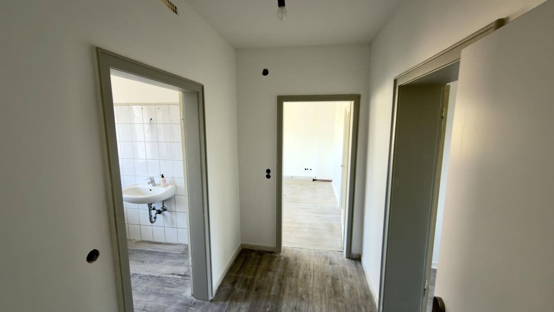 Prenájom bytu 2-izbový 55 m², Ritterstraße 55, Solingen, Severné Porýnie - Westfálsko Prenájom bytu 2-izbový 55 m², Ritterstraße 55, Solingen, Severné Porýnie - Westfálsko