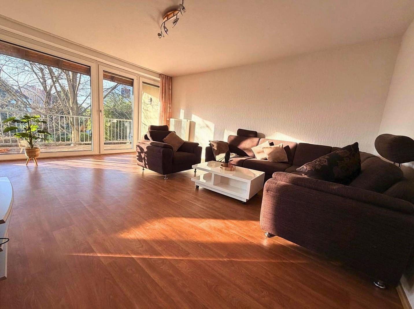 Predaj bytu 4-izbový 99 m², Spiegelgartenstr. 42, Herzogenaurach, Bavorsko Predaj bytu 4-izbový 99 m², Spiegelgartenstr. 42, Herzogenaurach, Bavorsko