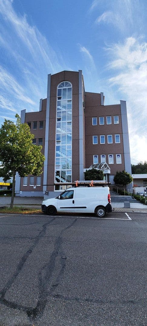 Prenájom kancelárie 289 m², Stuttgarter Straße 41, Pforzheim, Bádensko-Wurttembersko Prenájom kancelárie 289 m², Stuttgarter Straße 41, Pforzheim, Bádensko-Wurttembersko