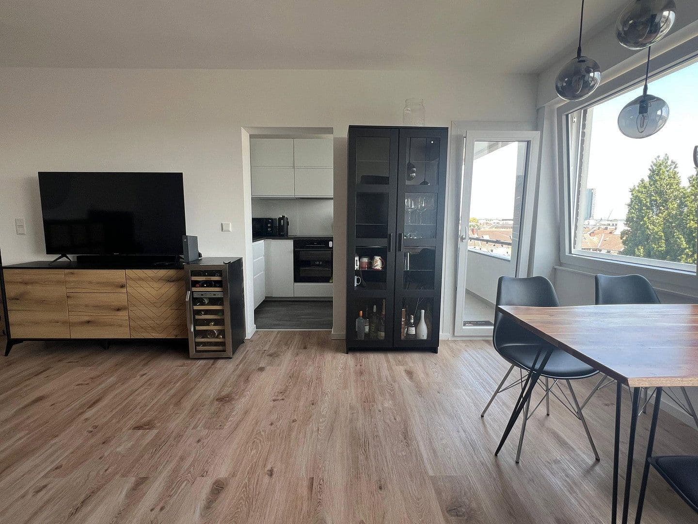 Prenájom bytu 2-izbový 55 m², Augustastr. 32, Düsseldorf, Severné Porýnie - Westfálsko Prenájom bytu 2-izbový 55 m², Augustastr. 32, Düsseldorf, Severné Porýnie - Westfálsko