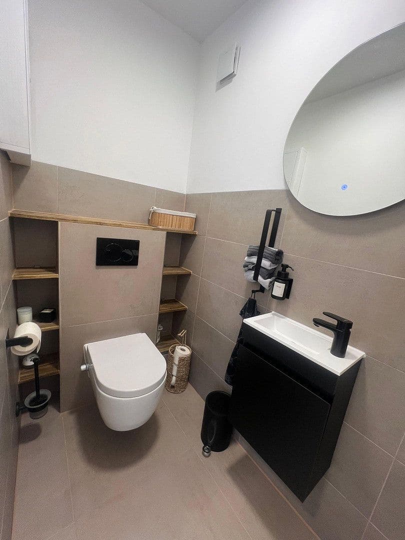 Prenájom bytu 2-izbový 55 m², Augustastr. 32, Düsseldorf, Severné Porýnie - Westfálsko Prenájom bytu 2-izbový 55 m², Augustastr. 32, Düsseldorf, Severné Porýnie - Westfálsko