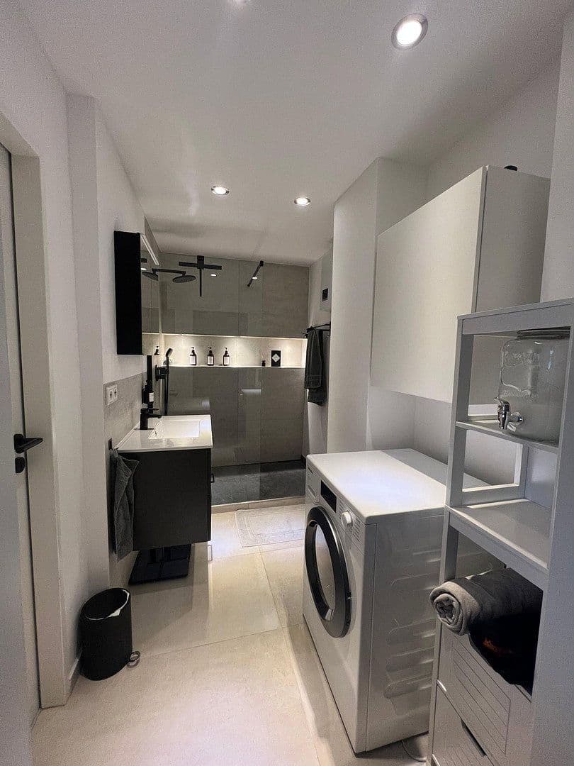 Prenájom bytu 2-izbový 55 m², Augustastr. 32, Düsseldorf, Severné Porýnie - Westfálsko Prenájom bytu 2-izbový 55 m², Augustastr. 32, Düsseldorf, Severné Porýnie - Westfálsko