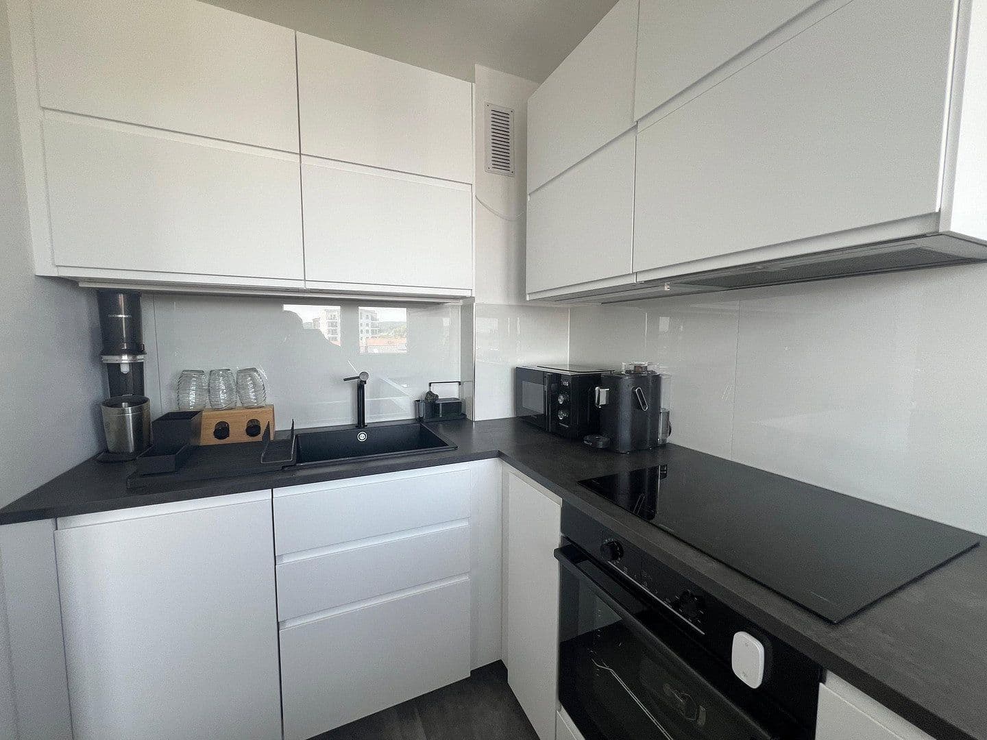 Prenájom bytu 2-izbový 55 m², Augustastr. 32, Düsseldorf, Severné Porýnie - Westfálsko Prenájom bytu 2-izbový 55 m², Augustastr. 32, Düsseldorf, Severné Porýnie - Westfálsko