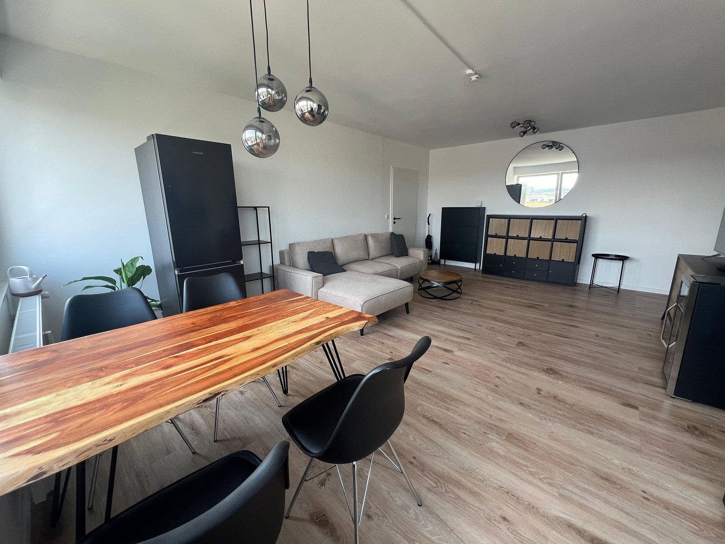 Prenájom bytu 2-izbový 55 m², Augustastr. 32, Düsseldorf, Severné Porýnie - Westfálsko Prenájom bytu 2-izbový 55 m², Augustastr. 32, Düsseldorf, Severné Porýnie - Westfálsko