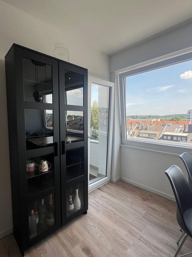 Prenájom bytu 2-izbový 55 m², Augustastr. 32, Düsseldorf, Severné Porýnie - Westfálsko Prenájom bytu 2-izbový 55 m², Augustastr. 32, Düsseldorf, Severné Porýnie - Westfálsko