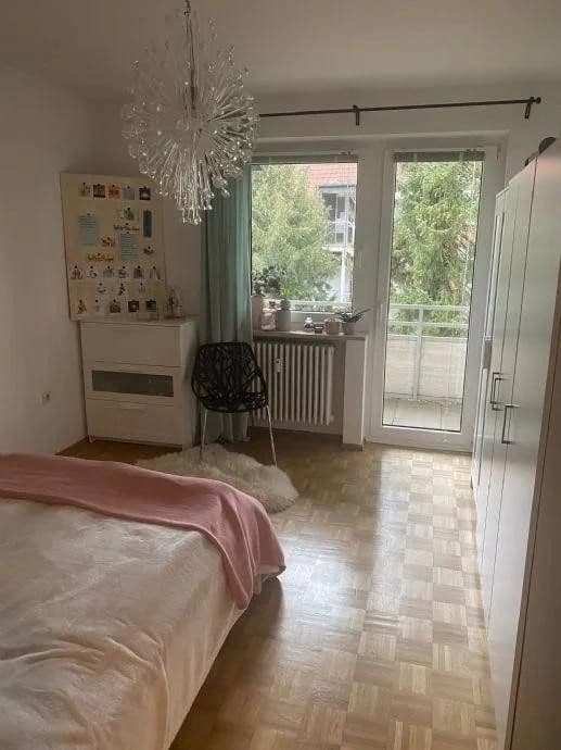 Prenájom bytu 2-izbový 64 m², München, Bavorsko Prenájom bytu 2-izbový 64 m², München, Bavorsko