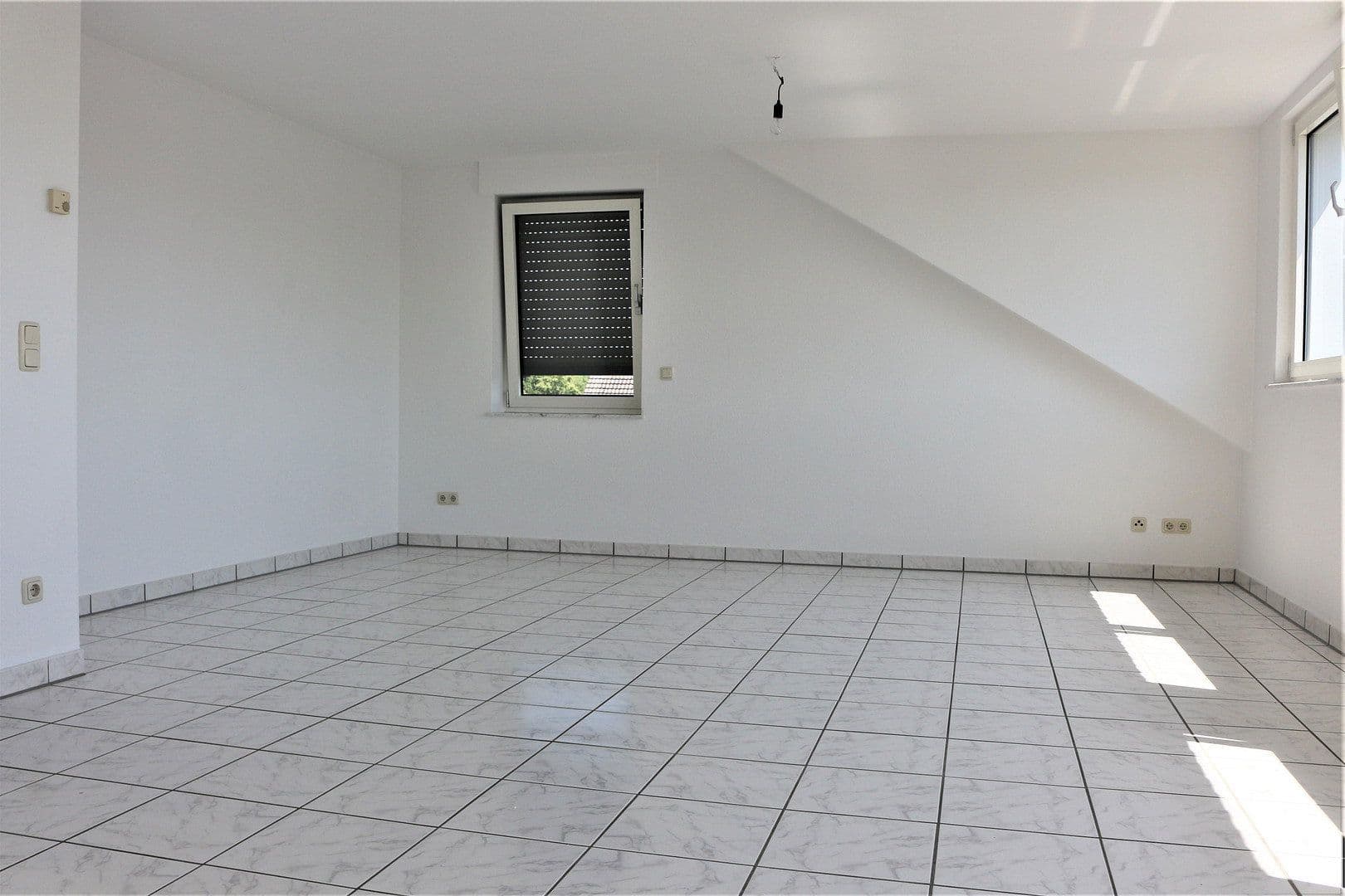 Prenájom bytu 2-izbový 76 m², Dinslaken, Severné Porýnie - Westfálsko Prenájom bytu 2-izbový 76 m², Dinslaken, Severné Porýnie - Westfálsko