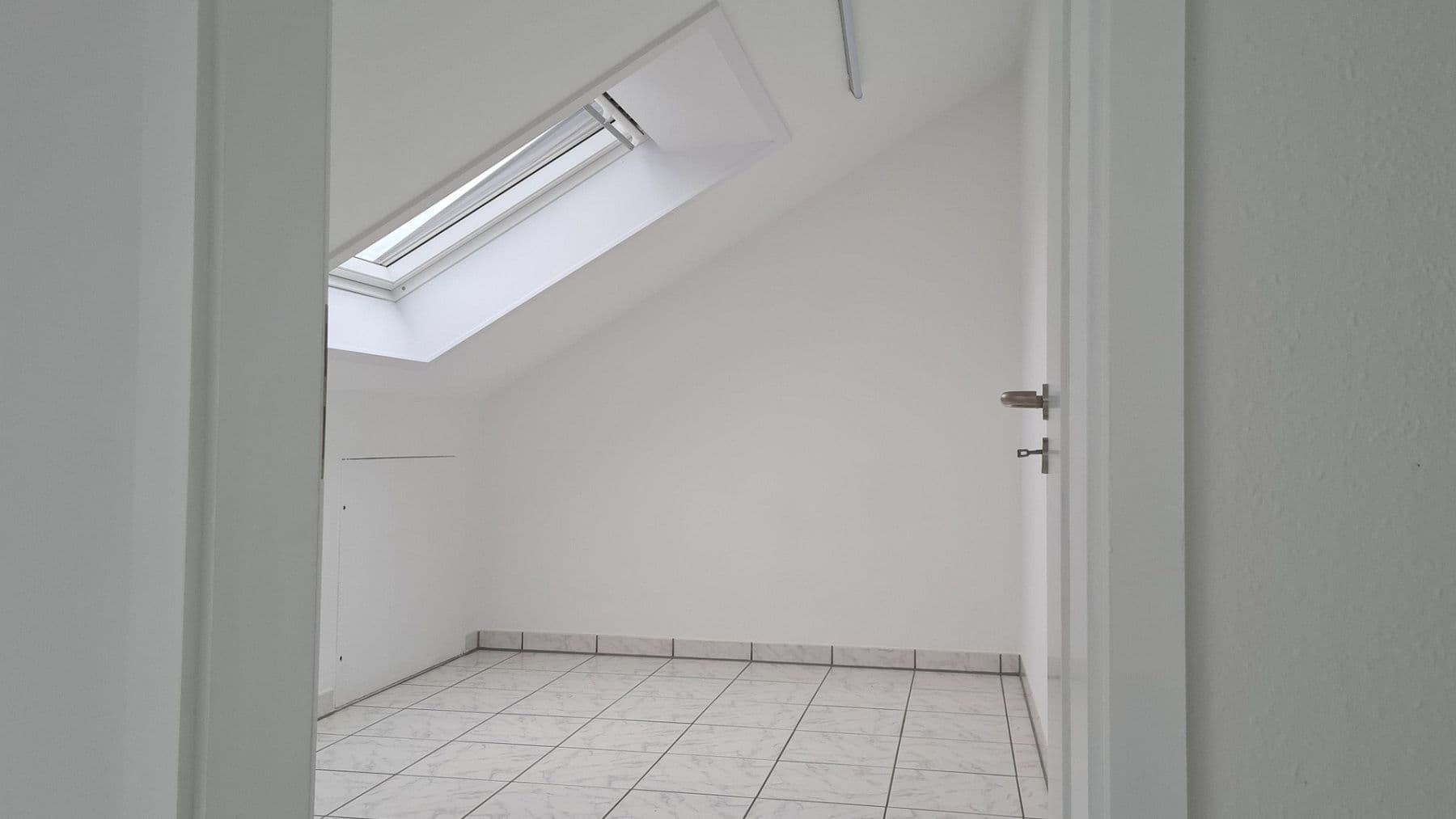 Prenájom bytu 2-izbový 76 m², Dinslaken, Severné Porýnie - Westfálsko Prenájom bytu 2-izbový 76 m², Dinslaken, Severné Porýnie - Westfálsko