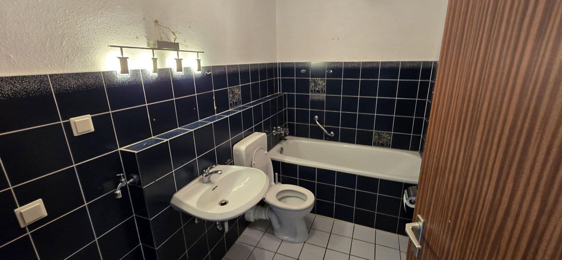Prenájom bytu 2-izbový 62 m², Klosterstr. 3, Duisburg, Severné Porýnie - Westfálsko Prenájom bytu 2-izbový 62 m², Klosterstr. 3, Duisburg, Severné Porýnie - Westfálsko