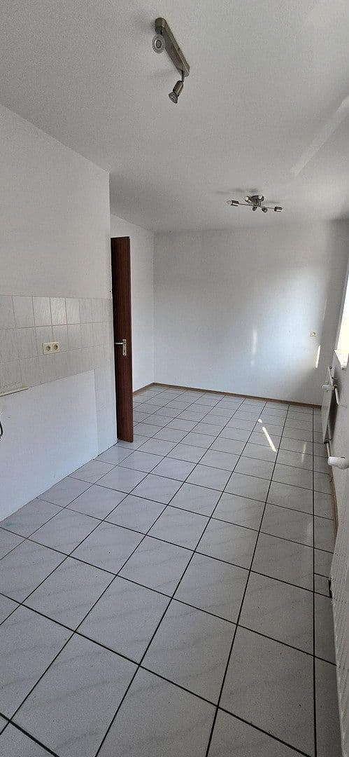 Prenájom bytu 2-izbový 62 m², Klosterstr. 3, Duisburg, Severné Porýnie - Westfálsko Prenájom bytu 2-izbový 62 m², Klosterstr. 3, Duisburg, Severné Porýnie - Westfálsko