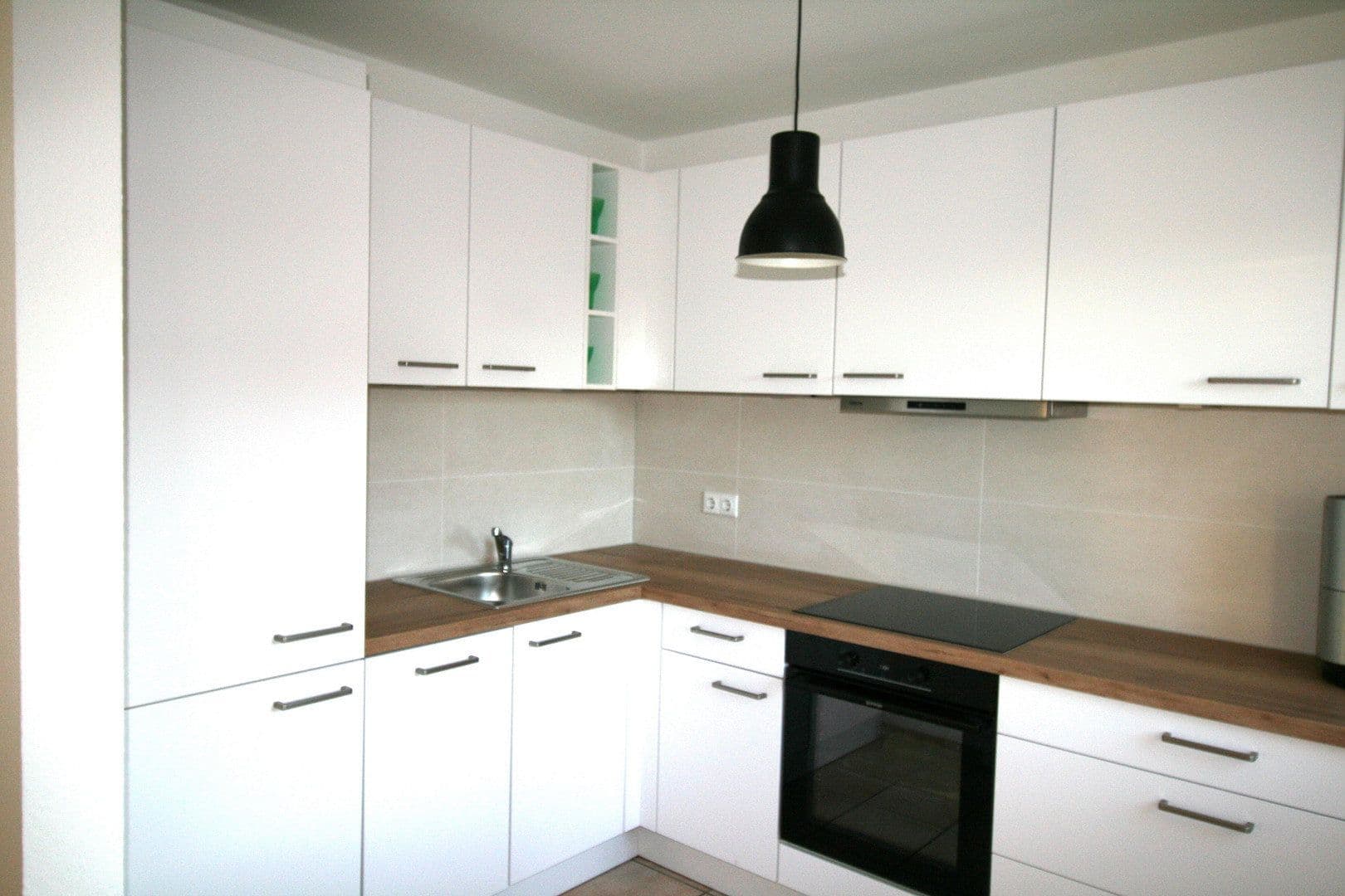 Prenájom bytu 2-izbový 71 m², Leverkusen-Wiesdorf, Severné Porýnie - Westfálsko Prenájom bytu 2-izbový 71 m², Leverkusen-Wiesdorf, Severné Porýnie - Westfálsko