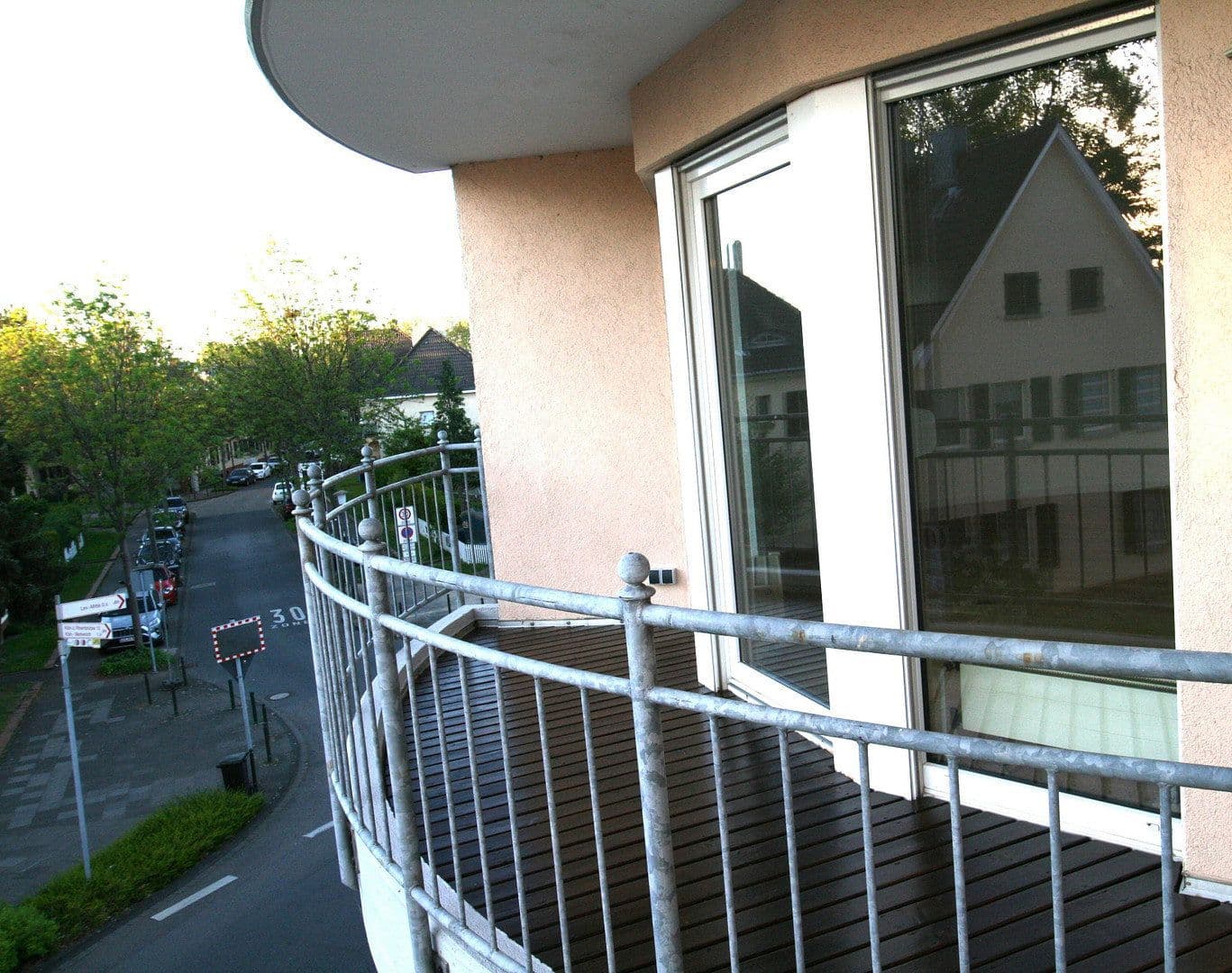 Prenájom bytu 2-izbový 71 m², Leverkusen-Wiesdorf, Severné Porýnie - Westfálsko Prenájom bytu 2-izbový 71 m², Leverkusen-Wiesdorf, Severné Porýnie - Westfálsko