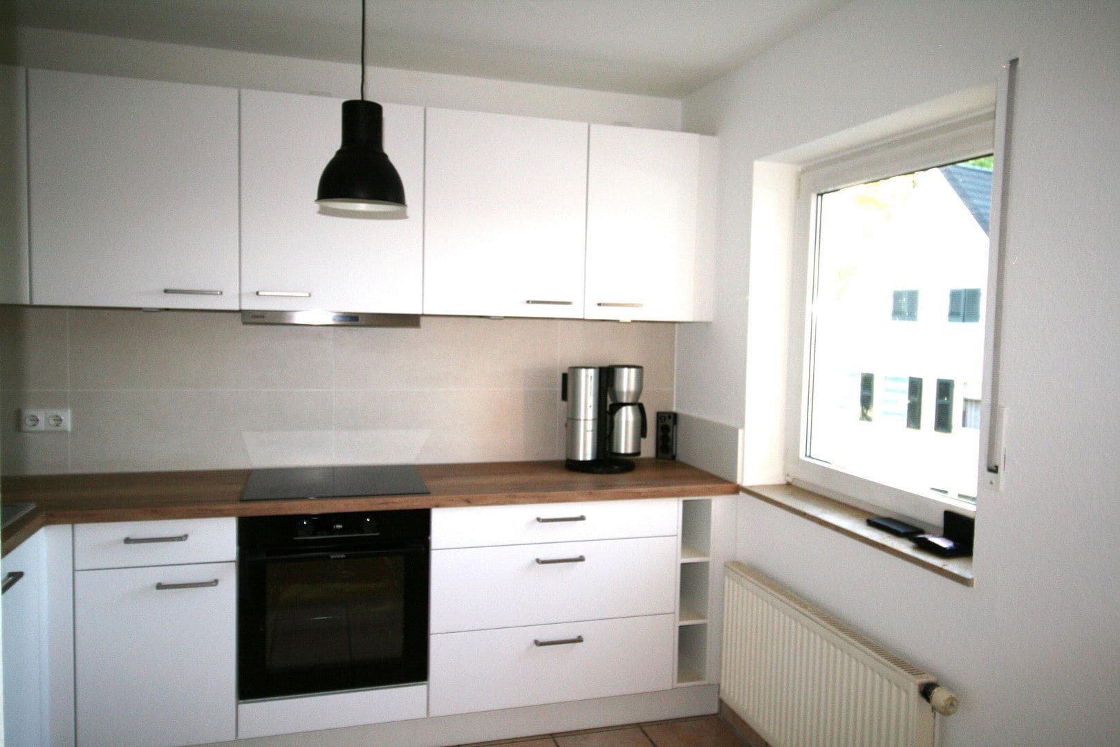 Prenájom bytu 2-izbový 71 m², Leverkusen-Wiesdorf, Severné Porýnie - Westfálsko Prenájom bytu 2-izbový 71 m², Leverkusen-Wiesdorf, Severné Porýnie - Westfálsko