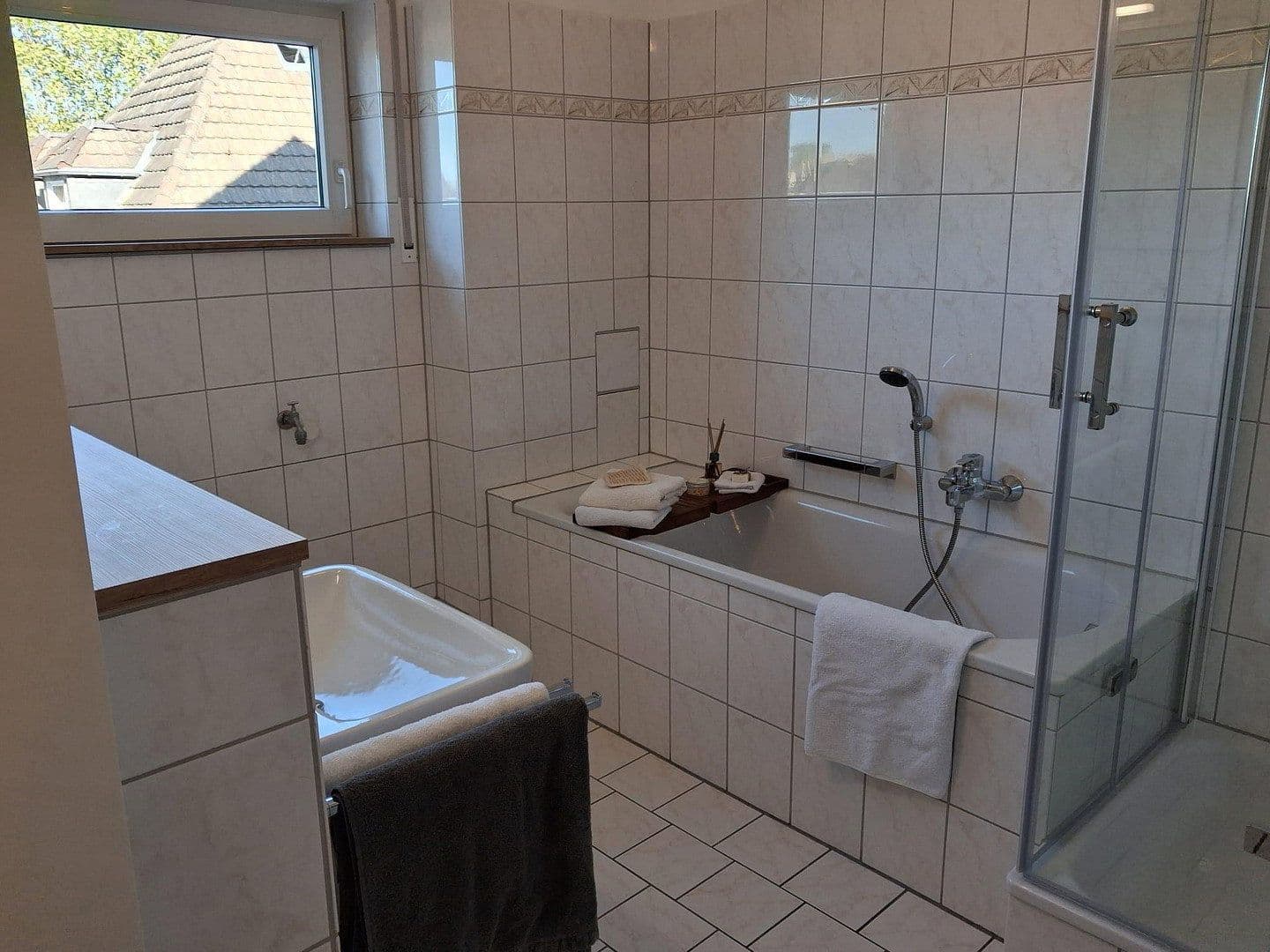 Prenájom bytu 2-izbový 71 m², Leverkusen-Wiesdorf, Severné Porýnie - Westfálsko Prenájom bytu 2-izbový 71 m², Leverkusen-Wiesdorf, Severné Porýnie - Westfálsko