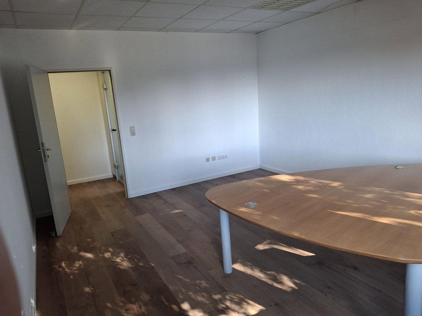 Prenájom kancelárie 130 m², Oststrasse 122 B, Norderstedt, Šlezvicko-Holštajnsko Prenájom kancelárie 130 m², Oststrasse 122 B, Norderstedt, Šlezvicko-Holštajnsko