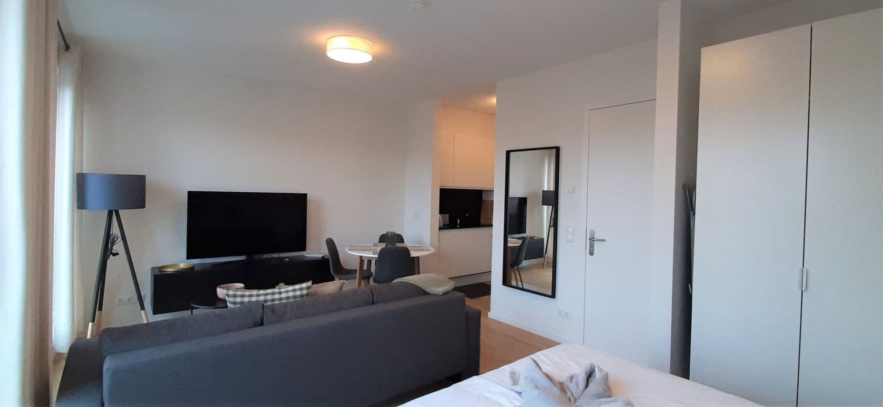 Prenájom bytu 1-izbový 32 m², Berlin, Berlín Prenájom bytu 1-izbový 32 m², Berlin, Berlín