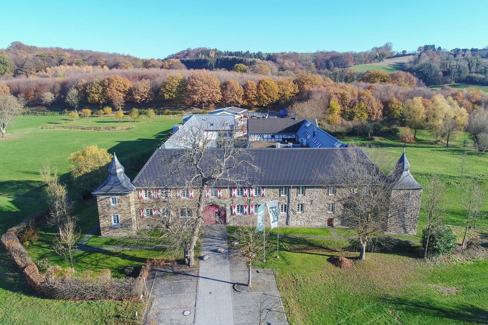 Prenájom bytu 2-izbový 82 m², Lohmar, Severné Porýnie - Westfálsko Prenájom bytu 2-izbový 82 m², Lohmar, Severné Porýnie - Westfálsko