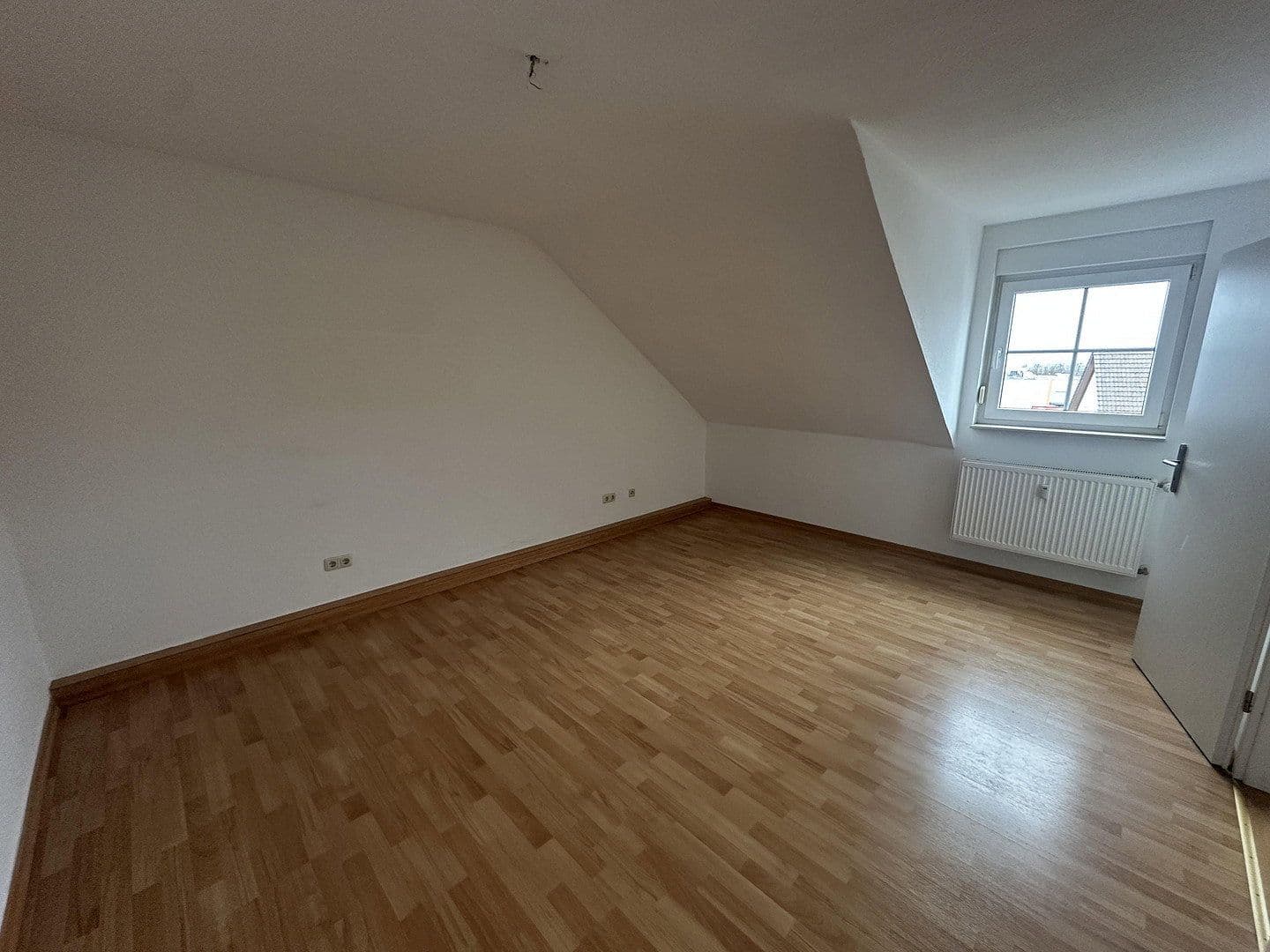 Prenájom bytu 4-izbový 70 m², Euskirchen, Severné Porýnie - Westfálsko Prenájom bytu 4-izbový 70 m², Euskirchen, Severné Porýnie - Westfálsko