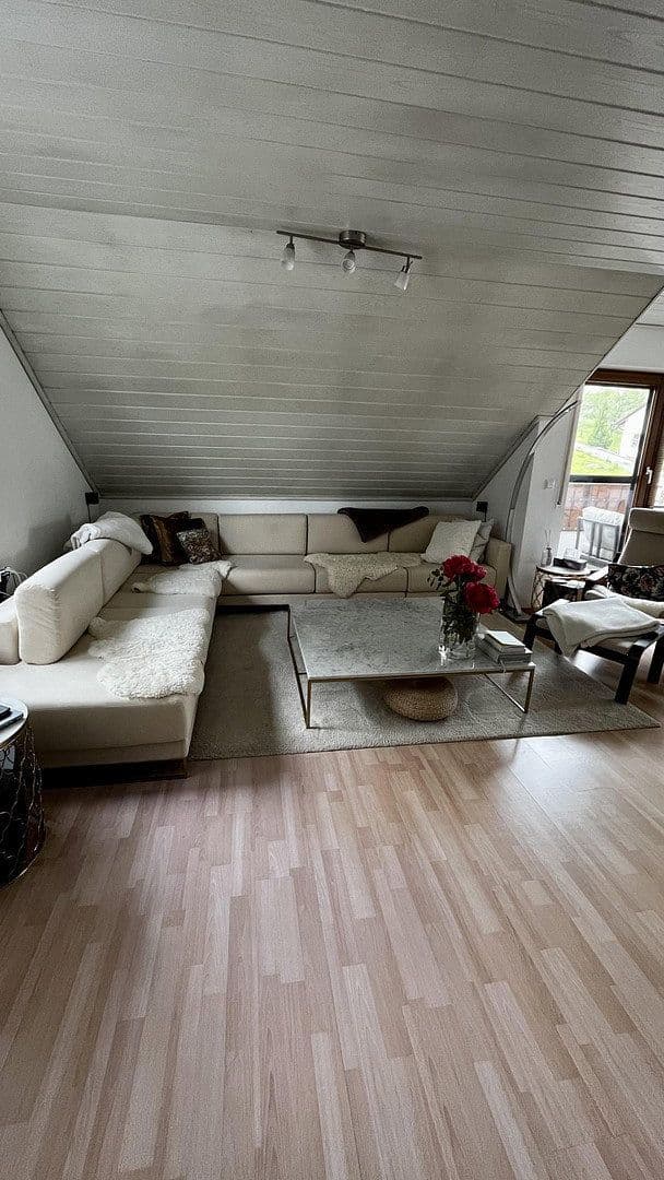Prenájom bytu 3-izbový 71 m², Bernhaldenweg 27, Spiegelberg, Bádensko-Wurttembersko Prenájom bytu 3-izbový 71 m², Bernhaldenweg 27, Spiegelberg, Bádensko-Wurttembersko