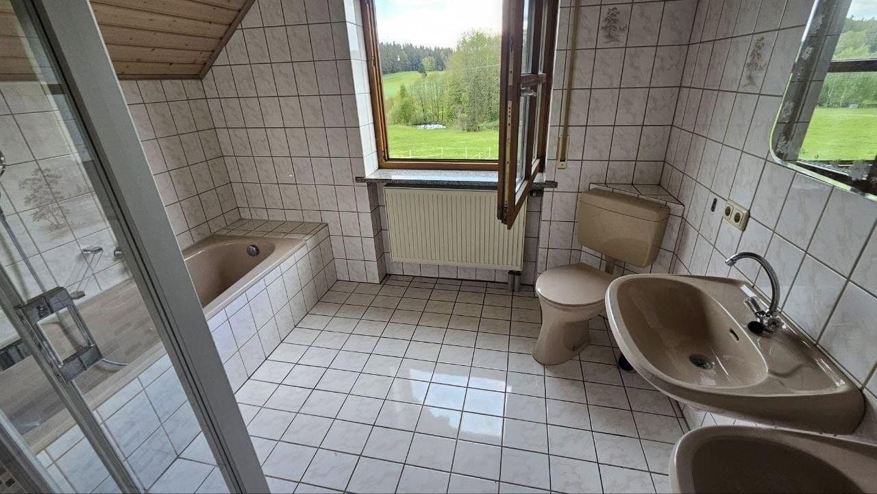 Predaj domu 120 m², pozemek 1.500 m², Tiefenbach 27, Bad Alexandersbad, Bavorsko Predaj domu 120 m², pozemek 1.500 m², Tiefenbach 27, Bad Alexandersbad, Bavorsko