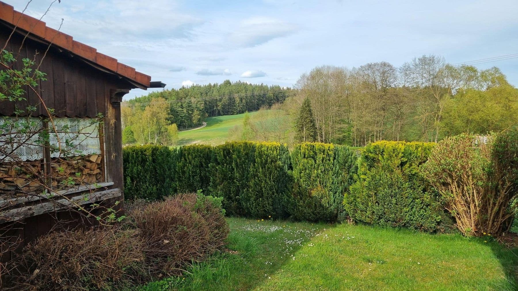 Predaj domu 120 m², pozemek 1.500 m², Tiefenbach 27, Bad Alexandersbad, Bavorsko Predaj domu 120 m², pozemek 1.500 m², Tiefenbach 27, Bad Alexandersbad, Bavorsko