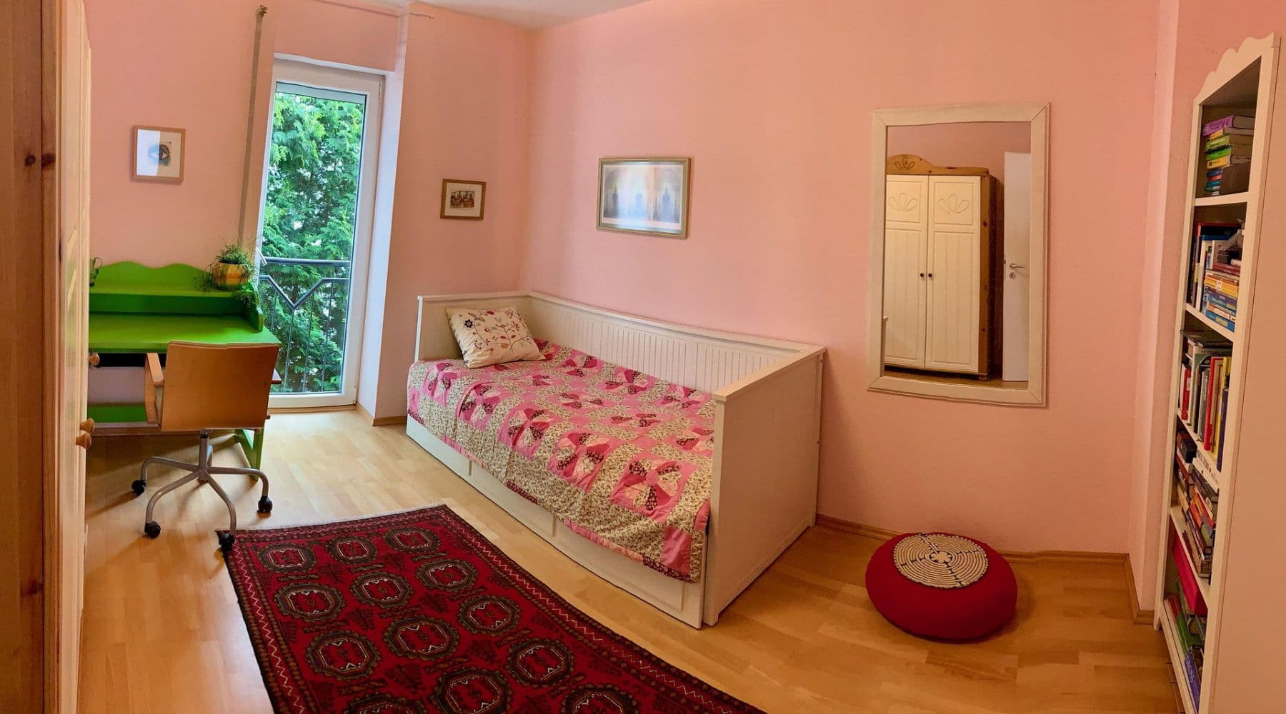 Predaj domu 157 m², pozemek 190 m², Am Wiesenrain, Frankfurt am Main, Hesensko Predaj domu 157 m², pozemek 190 m², Am Wiesenrain, Frankfurt am Main, Hesensko