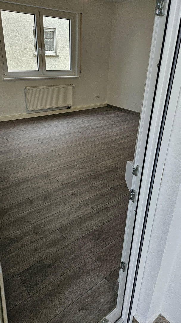 Prenájom bytu 3-izbový 60 m², Eutighofer Straße 22, Schwäbisch Gmünd, Bádensko-Wurttembersko Prenájom bytu 3-izbový 60 m², Eutighofer Straße 22, Schwäbisch Gmünd, Bádensko-Wurttembersko