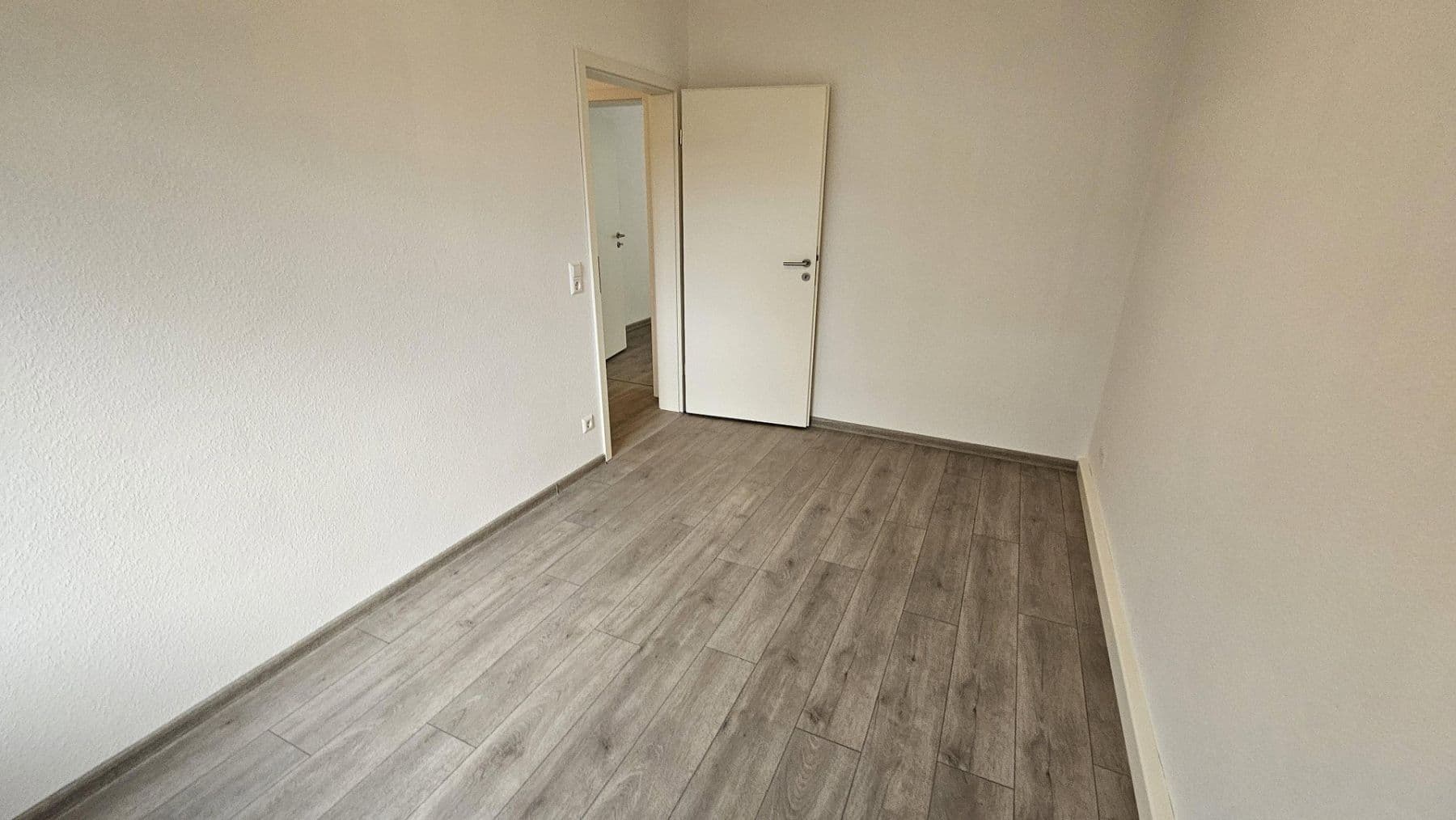 Prenájom bytu 3-izbový 60 m², Eutighofer Straße 22, Schwäbisch Gmünd, Bádensko-Wurttembersko Prenájom bytu 3-izbový 60 m², Eutighofer Straße 22, Schwäbisch Gmünd, Bádensko-Wurttembersko