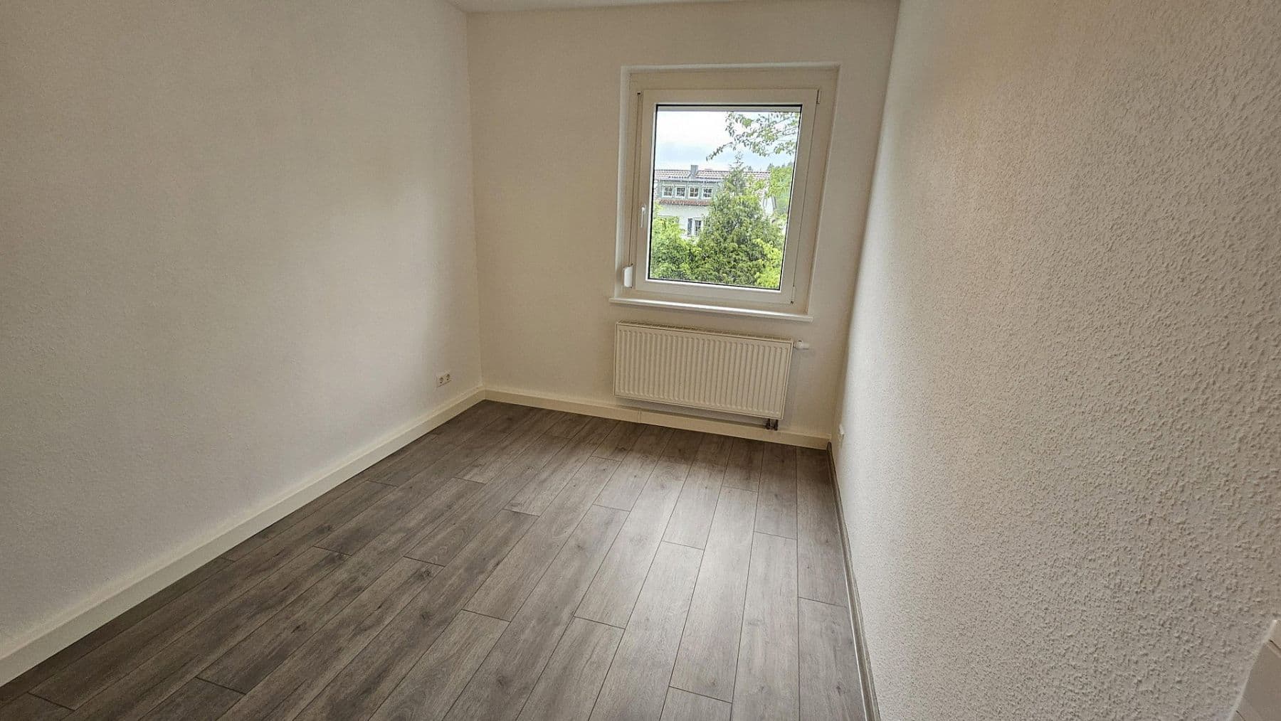Prenájom bytu 3-izbový 60 m², Eutighofer Straße 22, Schwäbisch Gmünd, Bádensko-Wurttembersko Prenájom bytu 3-izbový 60 m², Eutighofer Straße 22, Schwäbisch Gmünd, Bádensko-Wurttembersko