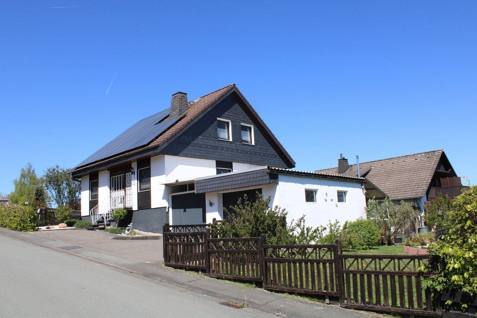Predaj domu 163 m², pozemek 878 m², Allendorf (Eder), Hesensko Predaj domu 163 m², pozemek 878 m², Allendorf (Eder), Hesensko