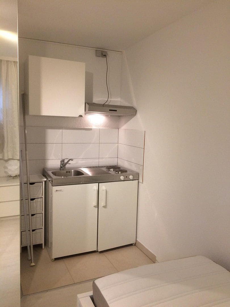 Prenájom bytu 1-izbový 16 m², Stuttgart-Kaltental, Bádensko-Wurttembersko Prenájom bytu 1-izbový 16 m², Stuttgart-Kaltental, Bádensko-Wurttembersko