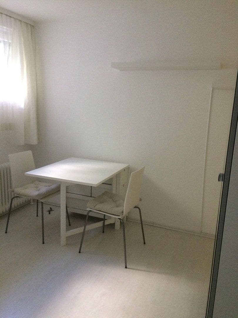 Prenájom bytu 1-izbový 16 m², Stuttgart-Kaltental, Bádensko-Wurttembersko Prenájom bytu 1-izbový 16 m², Stuttgart-Kaltental, Bádensko-Wurttembersko