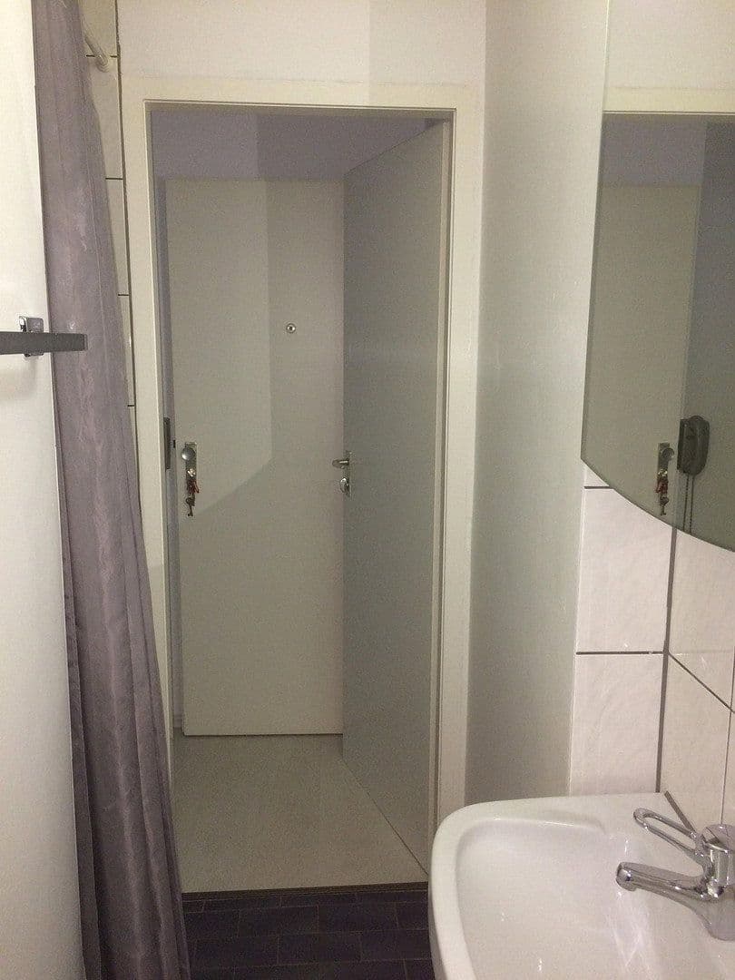 Prenájom bytu 1-izbový 16 m², Stuttgart-Kaltental, Bádensko-Wurttembersko Prenájom bytu 1-izbový 16 m², Stuttgart-Kaltental, Bádensko-Wurttembersko